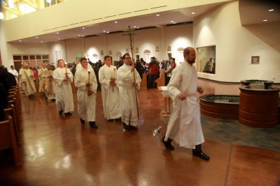 OLG_Midnight_Christmas_Mass_25Dec2013_0097 [800x533].JPG