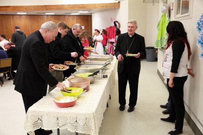 PriestConvocation_CardinalDolan_PriestSocialyFiesta_26Mar2014_0270_0442 [1024x683] (Copy).JPG