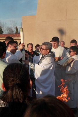 OLG_EasterVigil_19Apr2014_0337 [512x768] [400x600].JPG