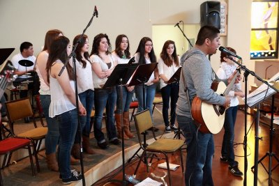 Easter Sunday Spanish Mass - Youth