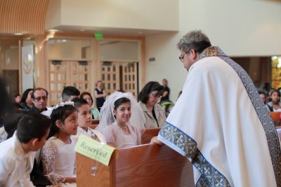 1stCommunion_1130Mass_04May2014_0129 [800x533].JPG