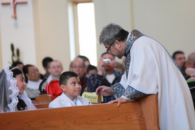 1stCommunion_1130Mass_04May2014_0130 [800x534].JPG