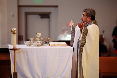 1stCommunion_0900Mass_04May2014_0051 [800x533].JPG