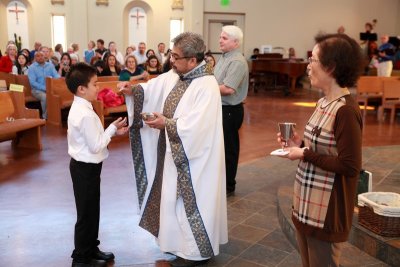 1stCommunion_0900Mass_04May2014_0056 [800x533].JPG