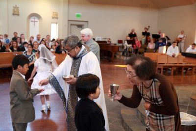 1stCommunion_0900Mass_04May2014_0066 [800x533].JPG