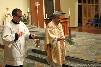 OLG_EasterVigil_04Apr2015_0548 [800x600 wmg12].JPG