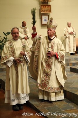 OLG_EasterVigil_04Apr2015_0551 [800x600 wmg12].JPG