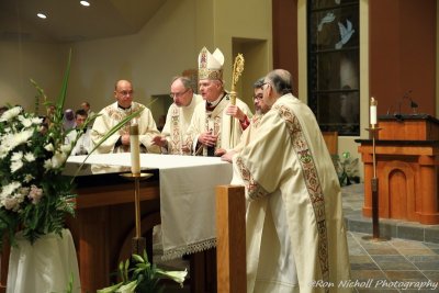 OLG_EasterVigil_04Apr2015_0605 [800x600 wmg12].JPG