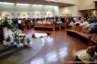 OLG_FatherVince_25yr_Priesthood_Blessing_0900_12Apr2015_0280 [1024x768 WMg14] [800x600 wmg12].JPG