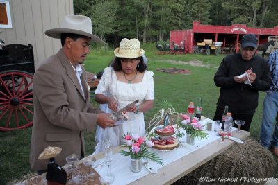 Carmen_David_Wedding_AK_HorseAdventures_23Aug2015_0405 [800x600 wmg12].JPG