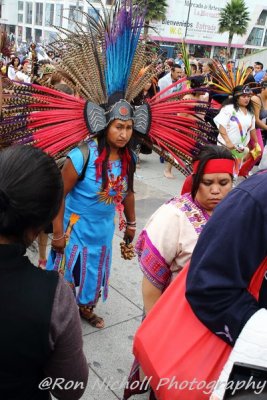 Basilica_Dancerando_Azteca_08nov2015_1028 [800x600 wmg12].JPG