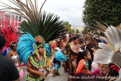 Basilica_Dancerando_Azteca_08nov2015_1122 [800x600 wmg12].JPG