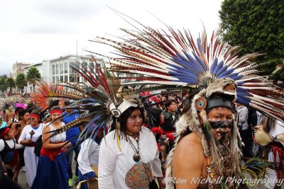 Basilica_Dancerando_Azteca_08nov2015_1161 [800x600 wmg12].JPG