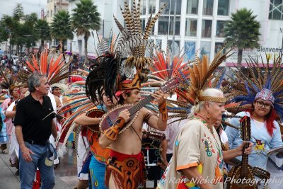 Basilica_Dancerando_Azteca_08nov2015_1242 [800x600 wmg12].JPG