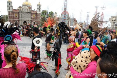 Basilica_Dancerando_Azteca_08nov2015_1298 [800x600 wmg12].JPG