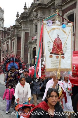 Basilica_Dancerando_Azteca_08nov2015_1398 [800x600 wmg12].JPG