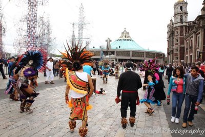 Basilica_Dancerando_Azteca_08nov2015_1413 [800x600 wmg12].JPG