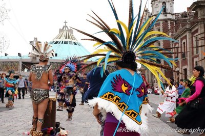 Basilica_Dancerando_Azteca_08nov2015_1488 [800x600 wmg12].JPG