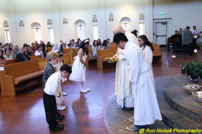 OLG_FirstCommunion_1730_17Apr_2016_0285 [800x600].JPG