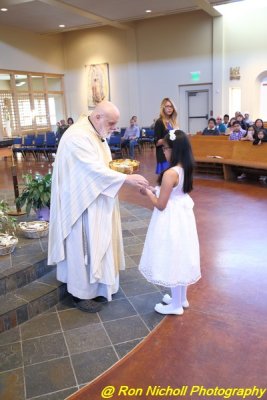 OLG_FirstCommunion_1730_17Apr_2016_0288 [800x600].JPG