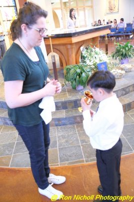 OLG_FirstCommunion_1730_17Apr_2016_0293 [800x600].JPG