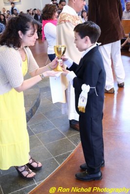 OLG_FirstCommunion_1130_17Apr_2016_0167 [800x600].JPG