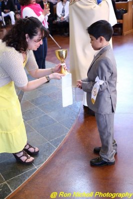 OLG_FirstCommunion_1130_17Apr_2016_0184 [800x600].JPG