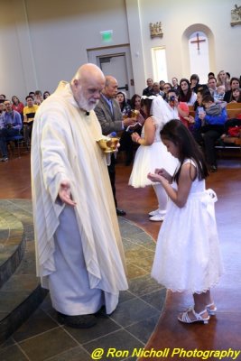 OLG_FirstCommunion_17Apr_2016_0046 [800x600].JPG