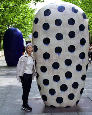 Jun Kaneko
Japanese, born 1942
Millennium Park Sculpture Installation
Chicago