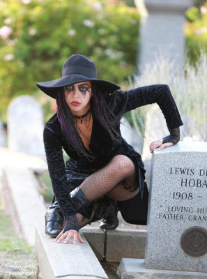 Witch Theme Photoshoot at Old City Cemetery in Sacramento