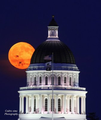  Blue Moon @ Sacramento State Capitol