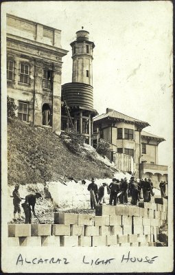 Lighthouse & con workers  1910c.jpg