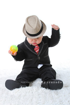 Baby Portraits by Leny