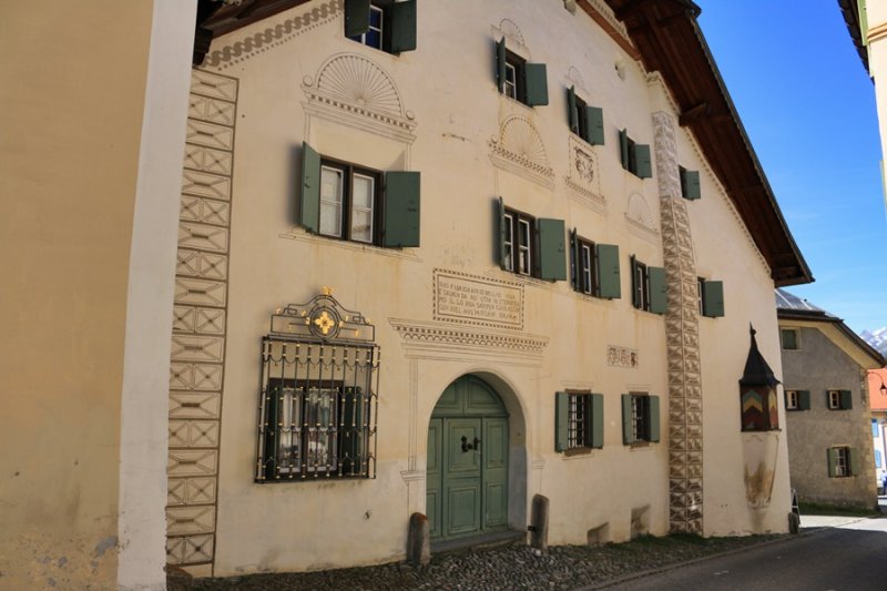 Guarda. Traditional houses in the Engadin