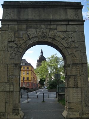 Mainz. Arc of Dativius Victor