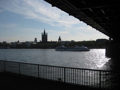 Kln.View from under the Hohenzollern Bridge