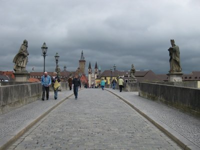 Wrzburg. Alte Mainbrcke (Old Bridge)