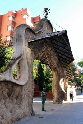 Portal de la Finca Miralles