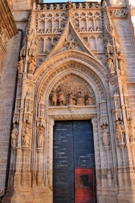 Catedral. Puerta de los Palos