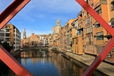 Girona. Cases al Riu Onyar