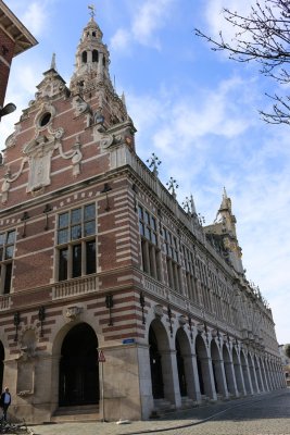 Leuven/Louvain. Universiteitsbibliotheek (university library)