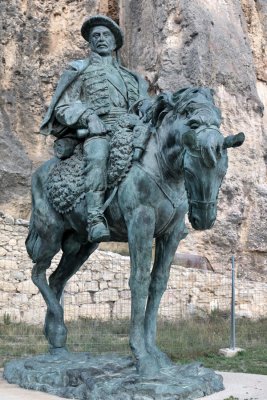 Morella. Estatua de Don Ramon Cabrera i Gri