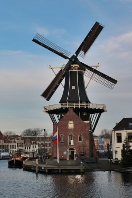 Haarlem. Molen de Adriaan