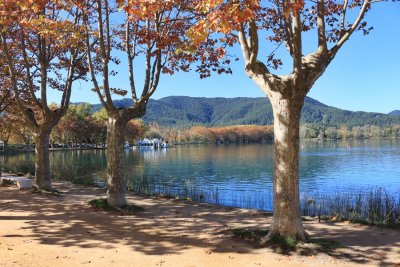 Banyoles. Tardor a LEstany