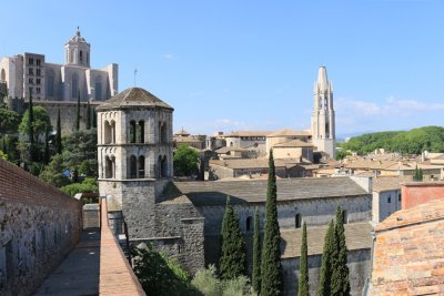 Girona. Passeig de les Muralles