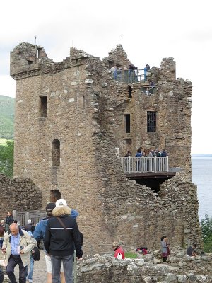 Iverness &Urquhart Castle (on Loch Ness)