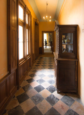 008 Clos Luc, hallway