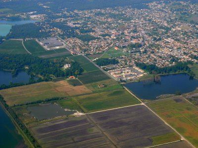 Bordeaux surrounding