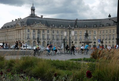 cycling in Bordeaux