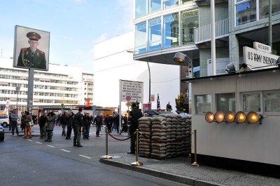 Checkpoint Charlie - 7334